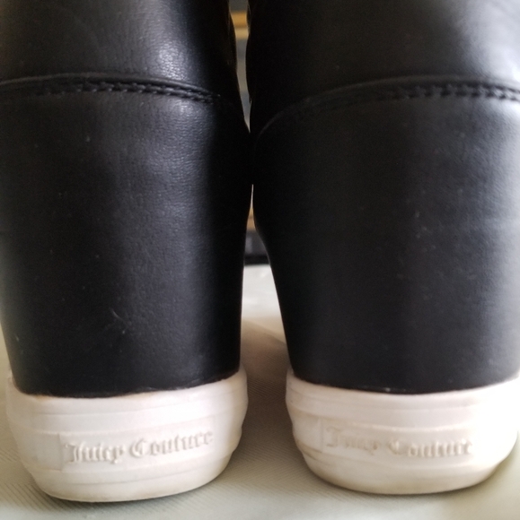 Juicy Couture hidden heel wedges US 6.5 golden accents - Picture 6 of 10